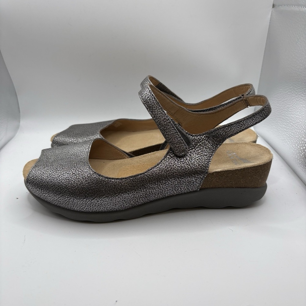 Dansko Women's Marcy Gray Metallic Lite Leather Quarter Strap Sandals Sz 40 /9.5